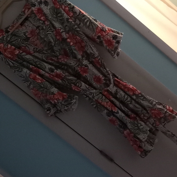 Boohoo flower,tropical print, new with tags - Picture 2 of 5